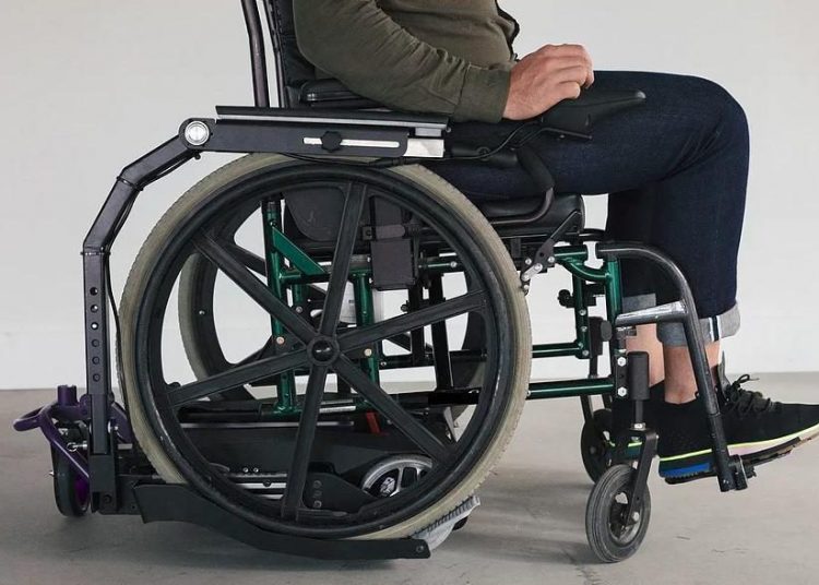 Cómo defenderte de un hombre armado en silla de ruedas