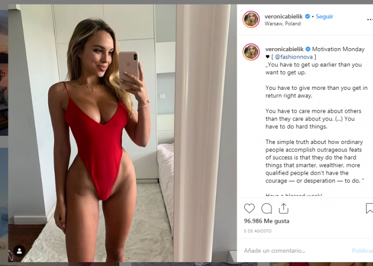Famosa modelo se roba las miradas de los Salvadoreños en la Costa del Sol