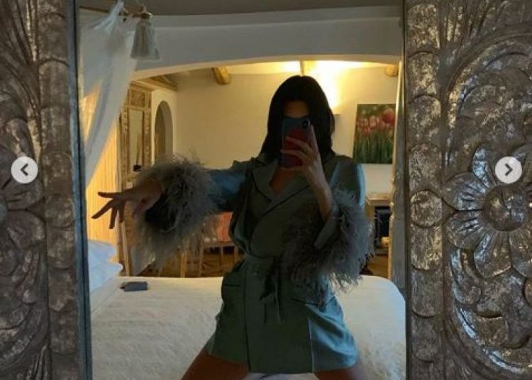 Kendall Jenner conquista a sus fans con una fotografía sexy