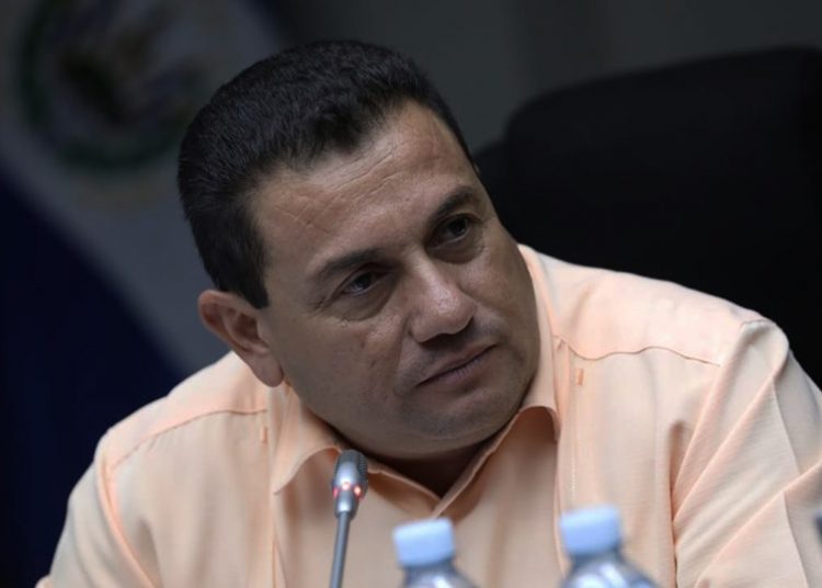 Ministro de Trabajo Rolando Castro listo para al Proyecto Marinos Mercantes