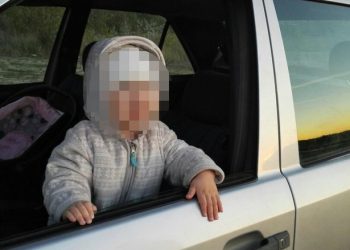 Una niña de dos años mata a su madre