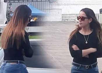 Universitaria para el tráfico en el Salvador Del Mundo