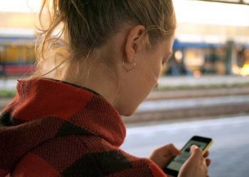 Escribe diariamente a su padre que murió hace 4 años y de repente recibe respuesta