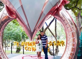 Joven se le daclara a su novia en pleno Parque Cuscatlán