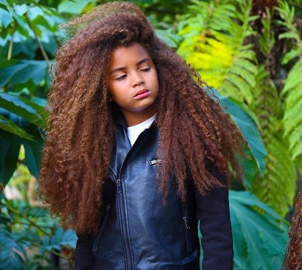 Niño se viraliza por su cabello