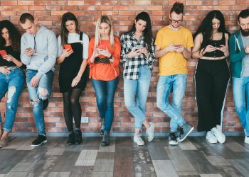 Estudio revelan que millennials están pagando menos por los anillos de compromiso