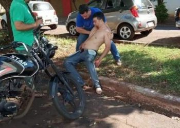 Hombre se arranca los ojos por crisis nerviosa