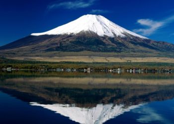 Hombre desaparece en el Monte Fuji tras caer durante transmisión en vivo