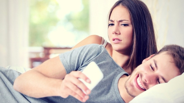 En un ataque de celos, mujer le arranca un pedazo de cara a su amiga por «robarle al novio»
