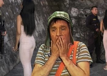 Agente de la PNC  agarran a esta mujersota por robarse el show en plena calle