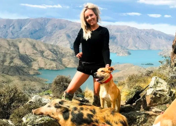 Polémica en Instagram por cazadora «hot»: Ultima animales y posa con poca ropa