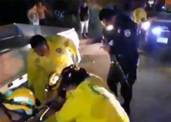 Por irse “tocando” mientras conducía,  pareja se accidenta en el bulevar del Ejército