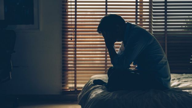 Chino sufría intensos dolores de cabeza, va al médico y descubre que tiene parásitos hasta en el cerebro