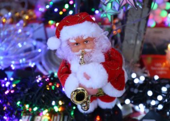 Santa Claus se vende en el Centro de San Salvador