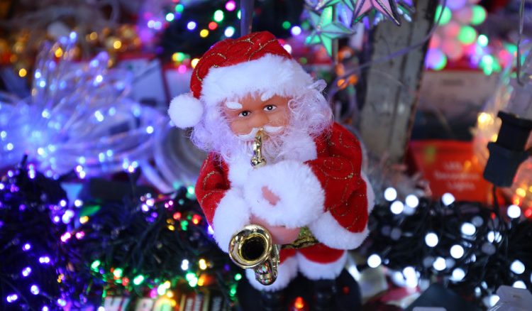 Santa Claus se vende en el Centro de San Salvador