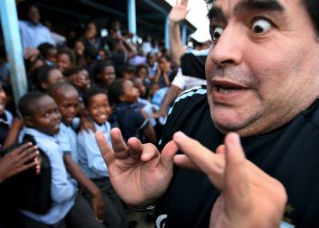 Maradona cuenta que un OVNI lo secuestró