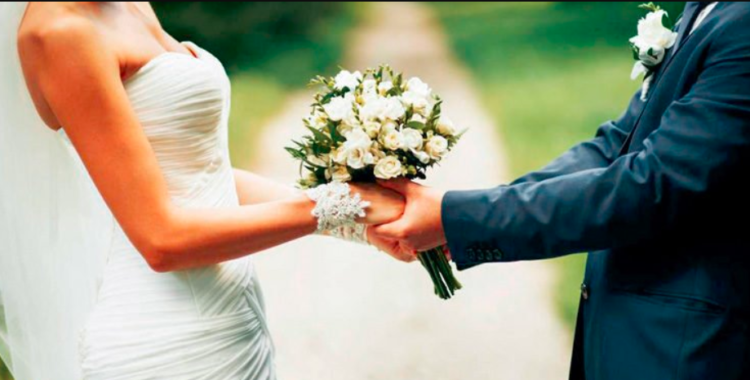 Mujeres optan por coserse la parte íntima para llegar «vírgenes» al matrimonio