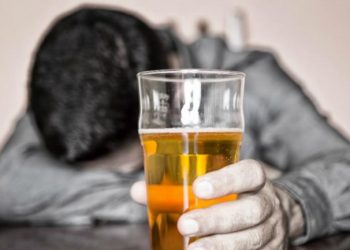 Intoxicaciones por alcohol son más comunes en Navidad y fin de año