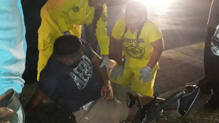 Conductor de pick up «le vale el alto» y lesiona a otro conductor en la Alameda Juan Pablo II