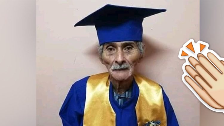 A sus 90 años, Alfredo Guzmán se gradúa de bachiller en Guatemala