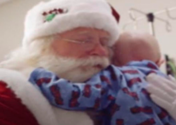 Niño cumplió su sueño de conocer a Papá Noel y falleció en sus brazos
