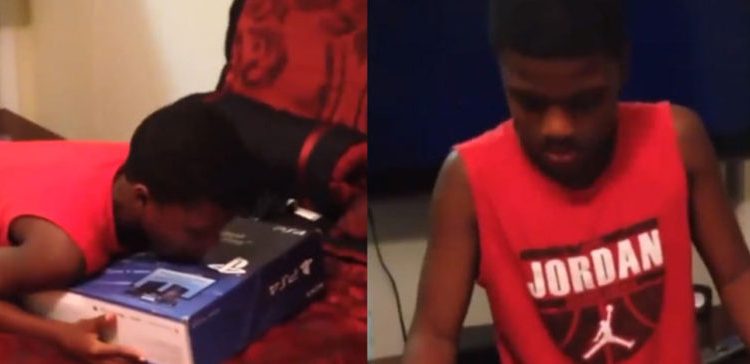 Padres engañan a su hijo haciéndole pensar que le compraron un PlayStation por Navidad