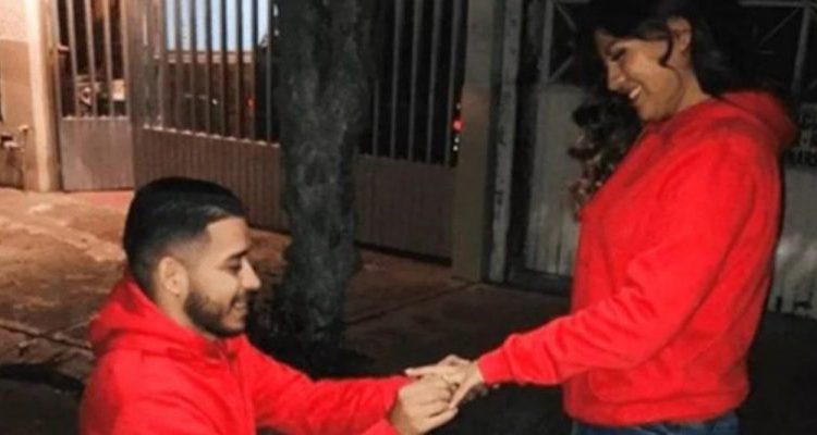 Le pidió matrimonio a su novia en Nochebuena y murió en Navidad