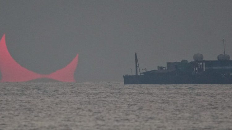 “Los cuernos del diablo” aparecen en Qatar: esta es la explicación de lo sucedido