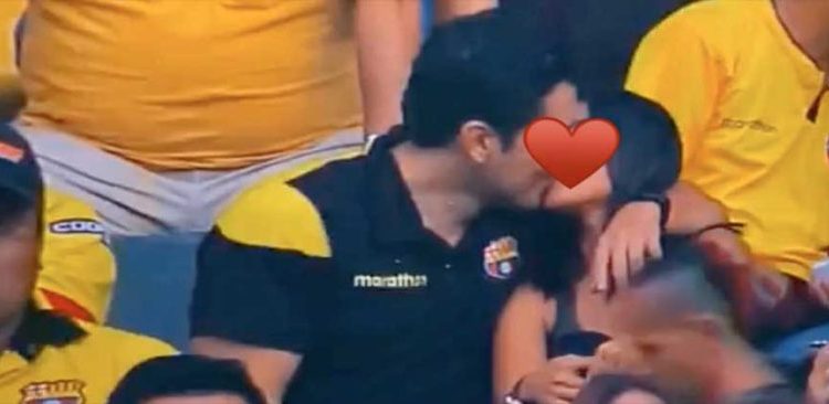 «Kiss cam” delata a joven infiel en pleno partido de fútbol