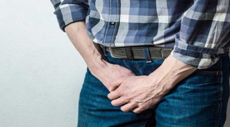 Hombre intentó cortarse su parte íntima por esta increíble razón