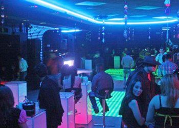 Empresa está contratando a personas que les guste irse de fiesta pero sin beber una gota de alcohol