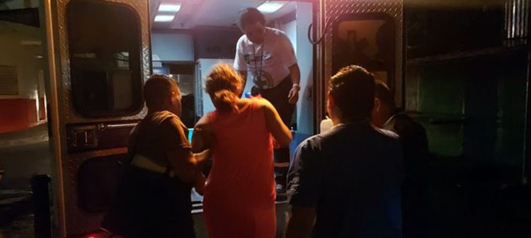 Jóvenes padres le pedían a Dios una hermosa bebé, pero él les manda gemelas