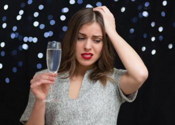 Consejos para combatir la resaca después de las fiestas de fin de año