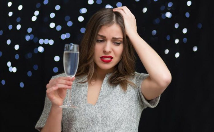 Consejos para combatir la resaca después de las fiestas de fin de año