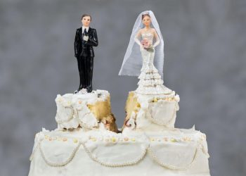 Graba a su novia siendo infiel con su cuñado y muestra el vídeo el día de la boda