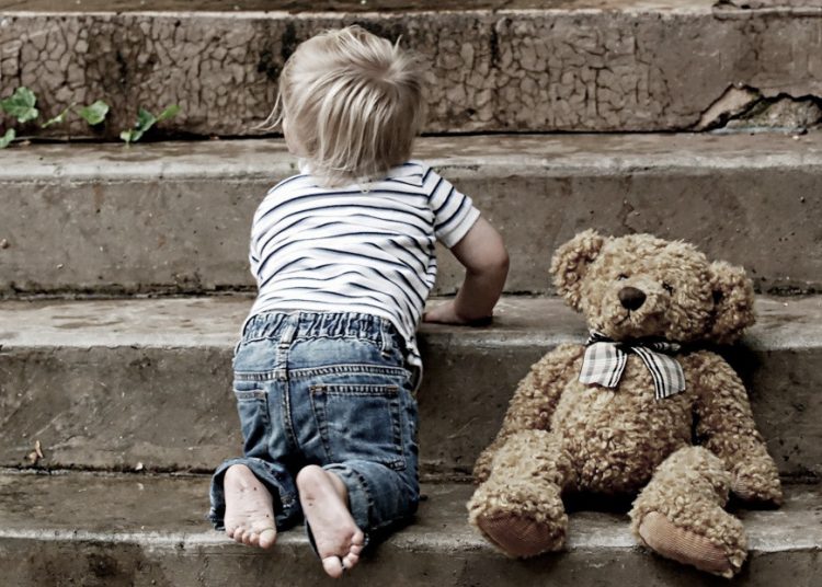 Un niño con gripe muere luego que madre se negara a medicarlo, aconsejada por un grupo de ‘antivacunas’ de Facebook