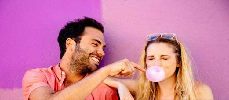 Crean chicle que te «sube la temperatura» al momento de masticarlo