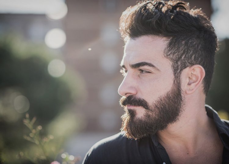 Atención: Advierten que barba o bigote es un riesgo ante coronavirus