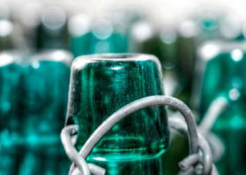 Hallan más de 600 botellas de cerveza de 130 años en el Reino Unido, pero no aconsejan probarlas