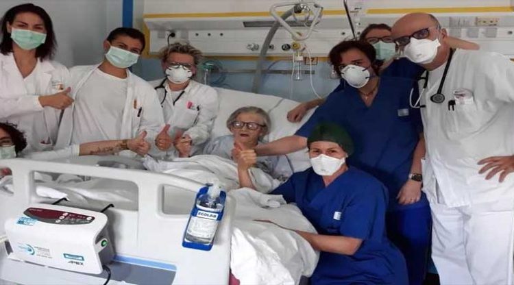 Abuelita de 95 años logra vencer la batalla contra el coronavirus