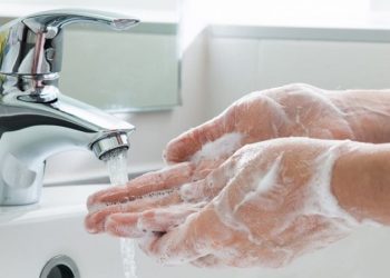 ¿Cómo debes lavar las manos para protegerte del coronavirus?