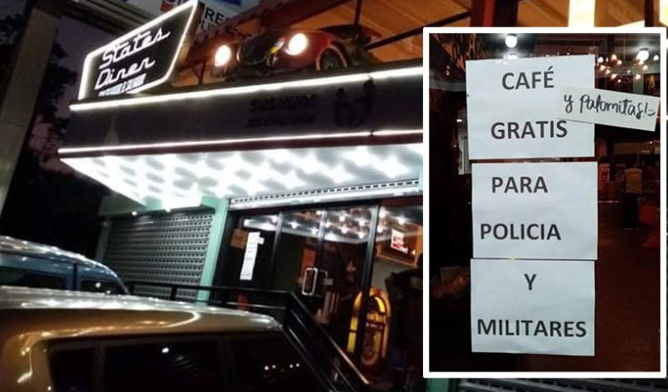 Restaurante ofrece café gratis para policías y militares durante emergencia por COVID-19 en San Salvador