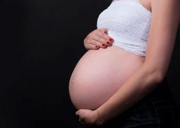 OMS llama a cuidar salud de mujeres embarazadas ante coronavirus