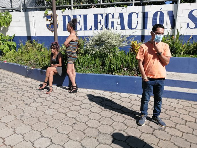 Capturan a médico del Hospital 1° de Mayo acompañado de dos supuestas trabajadoras del sexo