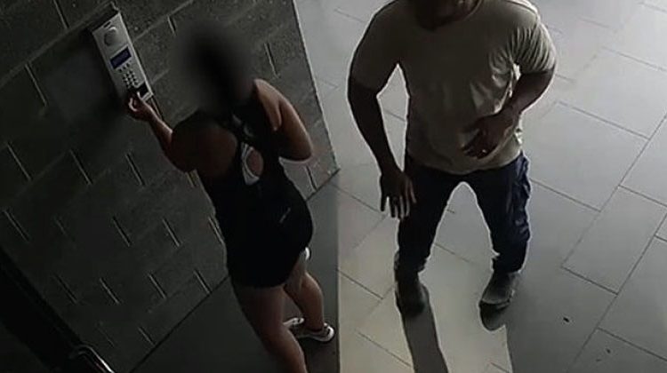 Mujer aplica una llave china a sujeto que “le tocó la cola” y la quiso asaltar
