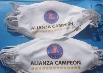 Mascarillas del Alianza se hacen virales en las redes sociales