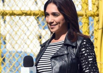 Presentadora salvadoreña canta una alabanza para transmitir “paz en medio de la tormenta”