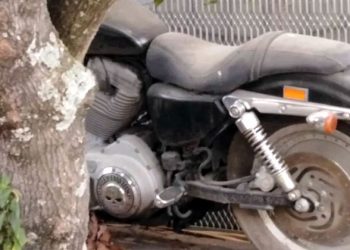 Ciudadanos se ofrecen para darle amor a esta “reliquia” abandonada en Mejicanos