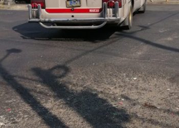 Denuncian a microbusero de la ruta 41G que cobra pasaje sin usar guantes ni mascarilla
