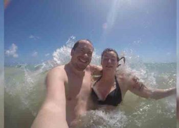 Turistas hallan en internet las fotos de su viaje casi dos años después de haber perdido su cámara en el mar